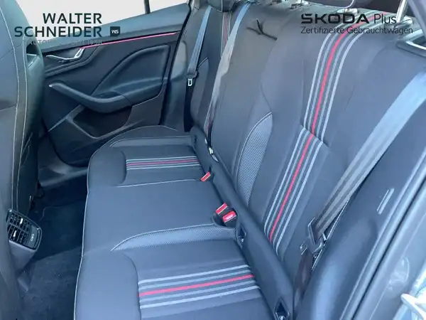 ŠKODA KAMIQ (9/21)