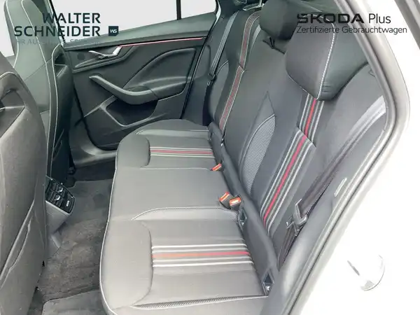 ŠKODA KAMIQ (9/21)