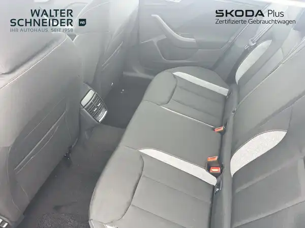 ŠKODA KAMIQ (12/14)