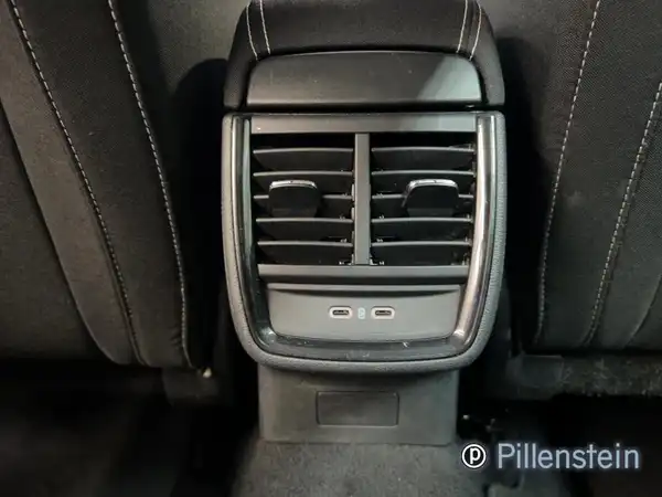 ŠKODA KAMIQ (13/16)