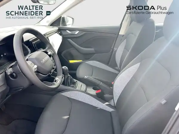 ŠKODA KAMIQ (9/15)