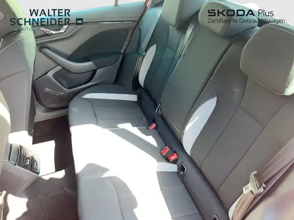 ŠKODA KAMIQ (12/15)