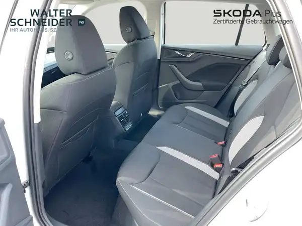 ŠKODA KAMIQ (12/15)