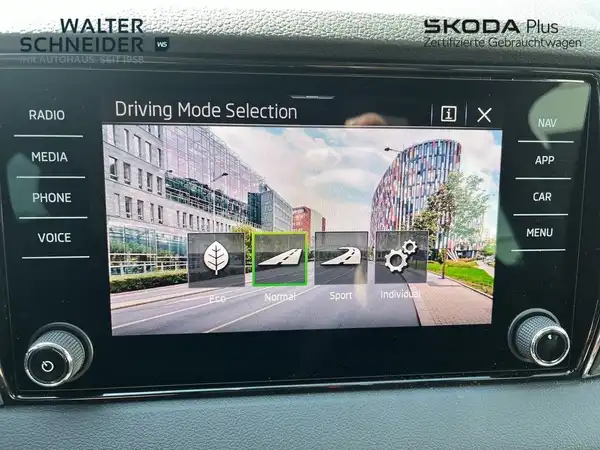 ŠKODA KAROQ (17/20)