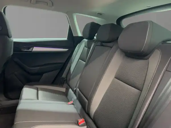 ŠKODA KAROQ (14/16)