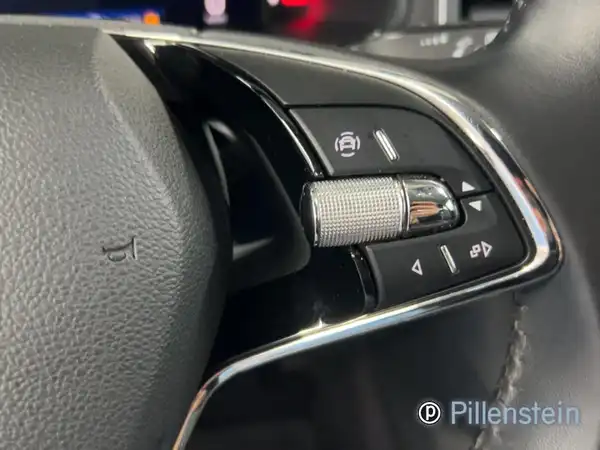ŠKODA KAROQ (10/16)