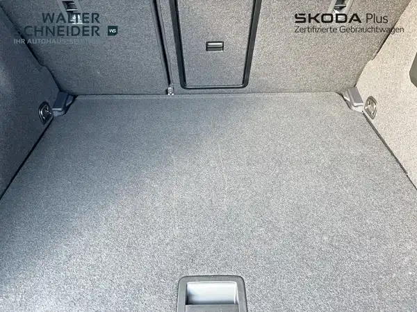 ŠKODA KAROQ (9/17)