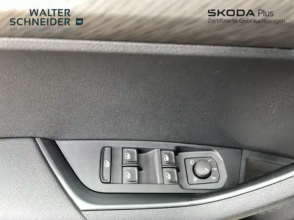 ŠKODA KAROQ (16/21)