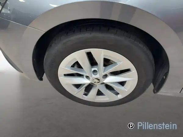 ŠKODA OCTAVIA (6/16)