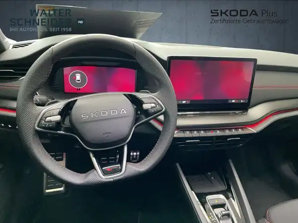 ŠKODA OCTAVIA RS (7/16)