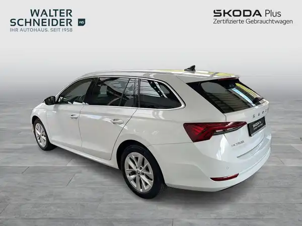 ŠKODA OCTAVIA (2/15)