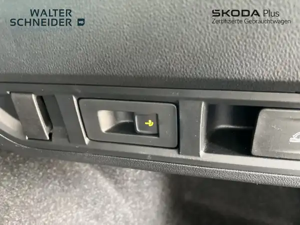 ŠKODA OCTAVIA (9/15)
