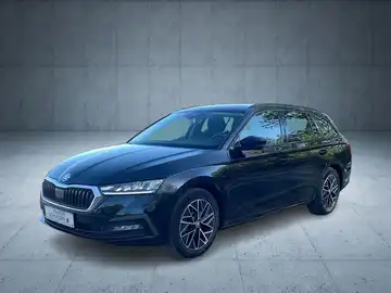 Das Bild zeigt einen schwarzen ŠKODA OCTAVIA, aufgenommen von der Seite. Es handelt sich um ein Fahrzeugbild ohne ersichtliches Händlerlogo oder markante Texteinblendungen.