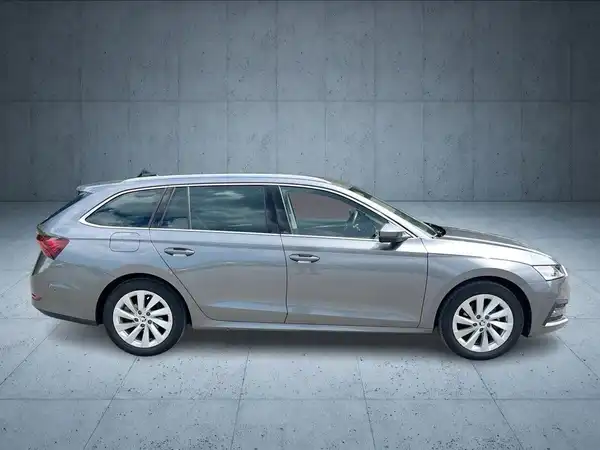ŠKODA OCTAVIA (6/21)