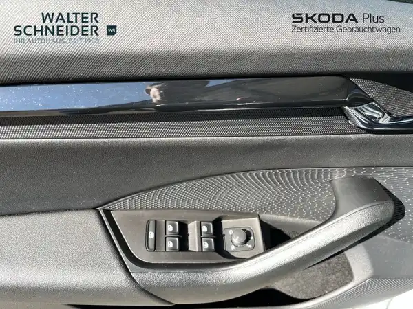 ŠKODA OCTAVIA (16/21)