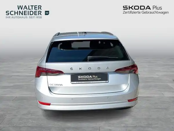 ŠKODA OCTAVIA (4/21)