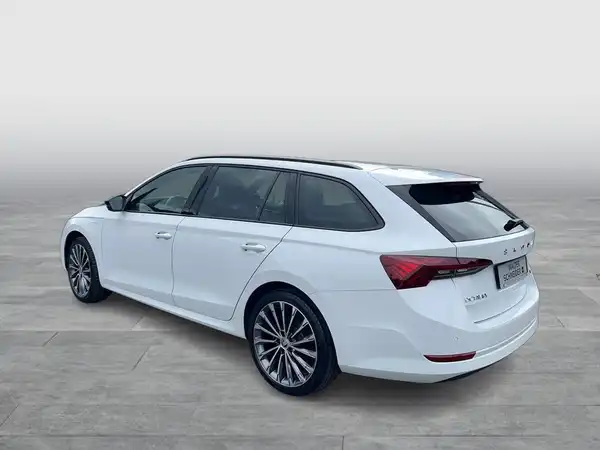 ŠKODA OCTAVIA (3/17)