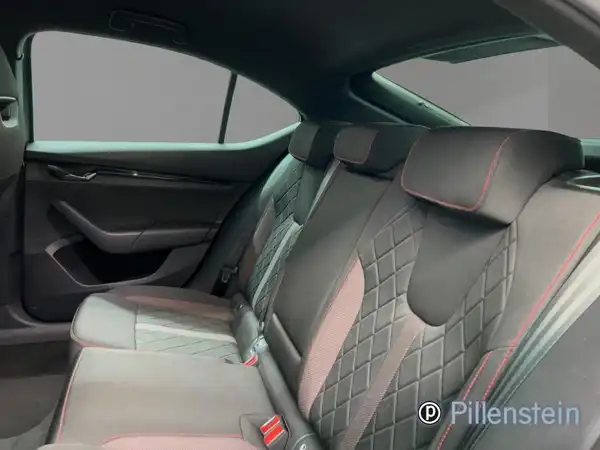 ŠKODA OCTAVIA RS (14/16)