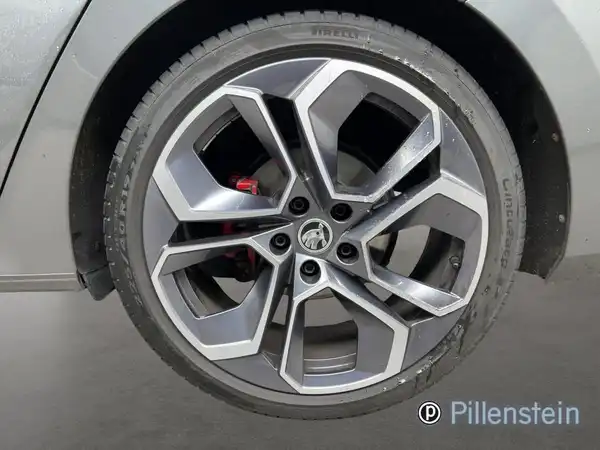 ŠKODA OCTAVIA RS (4/16)