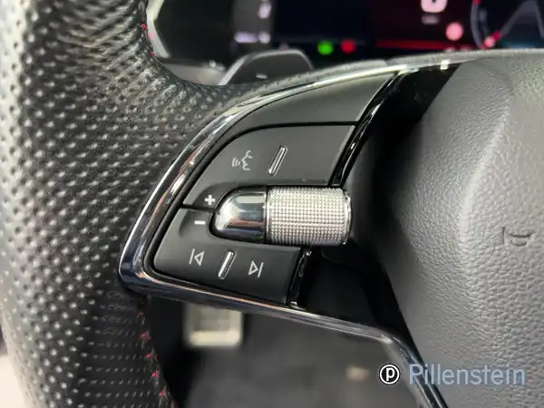 ŠKODA OCTAVIA RS (9/16)