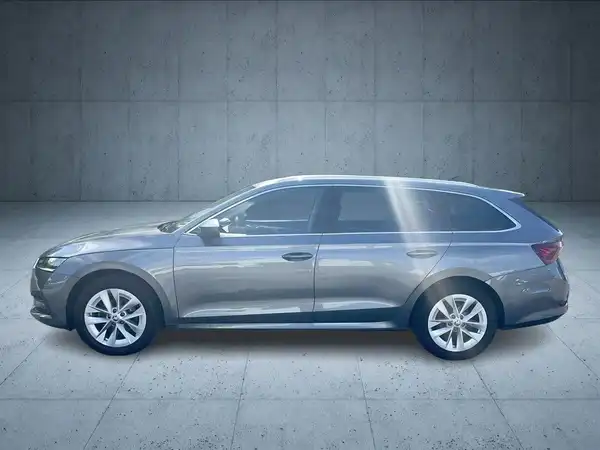 ŠKODA OCTAVIA (2/21)