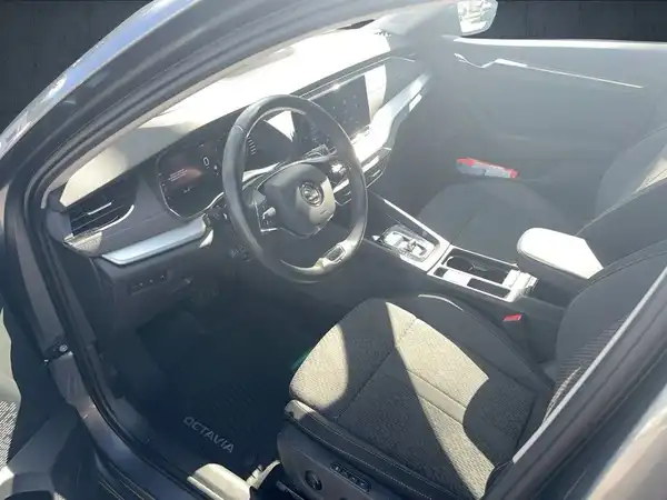ŠKODA OCTAVIA (9/21)