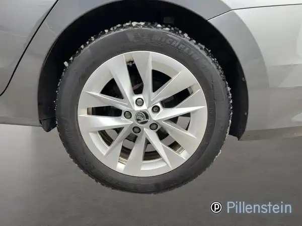 ŠKODA OCTAVIA (4/16)