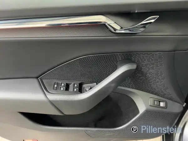 ŠKODA OCTAVIA (8/16)