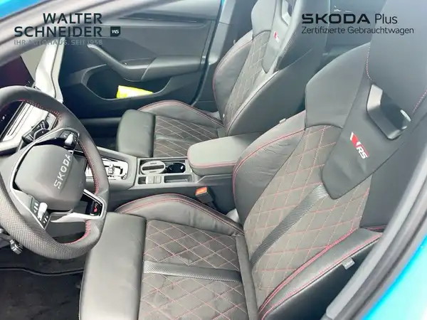 ŠKODA OCTAVIA RS (9/19)