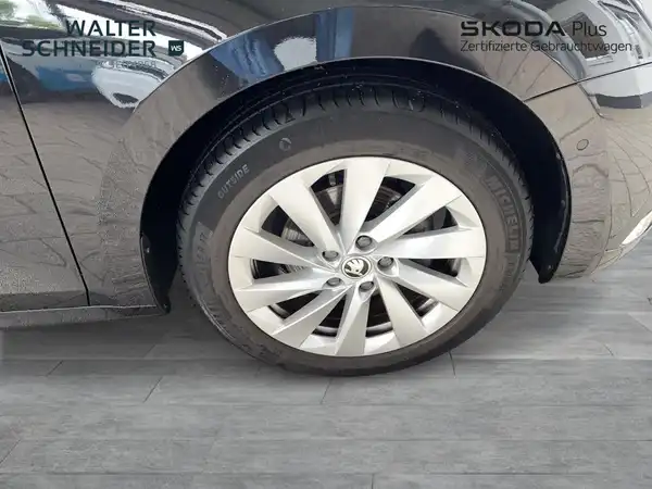 ŠKODA OCTAVIA (6/21)