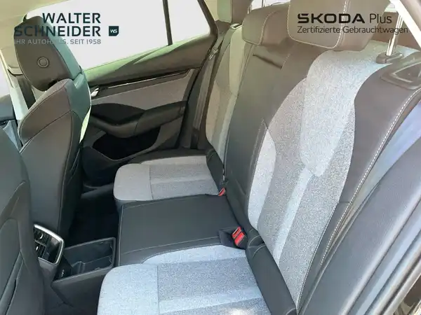 ŠKODA OCTAVIA (8/21)