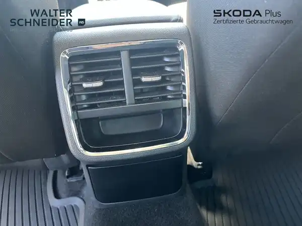 ŠKODA OCTAVIA (14/18)