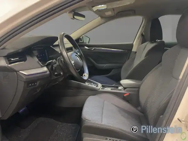 ŠKODA OCTAVIA (7/17)