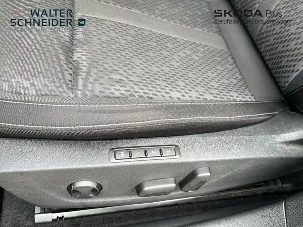ŠKODA OCTAVIA (16/22)
