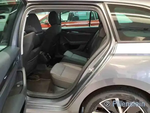 ŠKODA OCTAVIA (10/10)