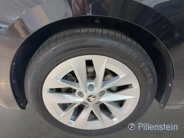 ŠKODA OCTAVIA (6/16)