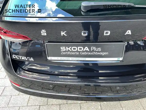ŠKODA OCTAVIA (12/22)
