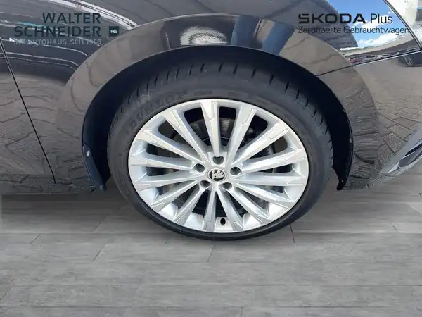 ŠKODA OCTAVIA (6/22)