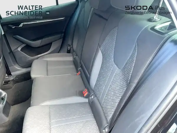 ŠKODA OCTAVIA (9/22)