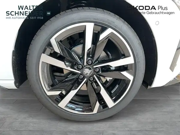 ŠKODA SCALA (7/16)