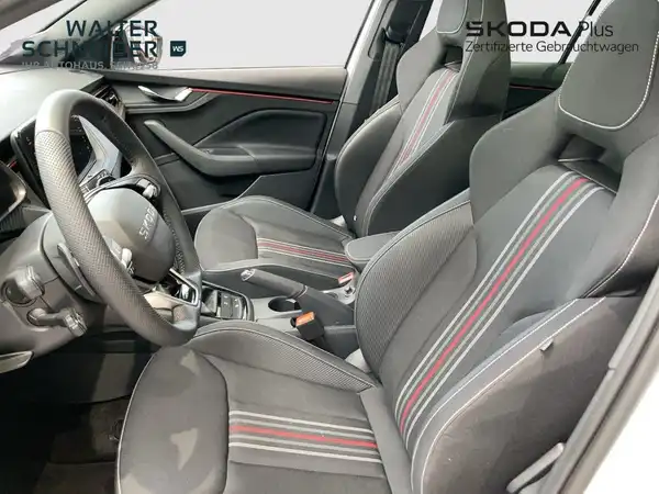 ŠKODA SCALA (10/16)