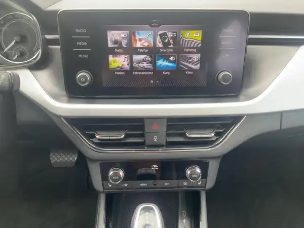 ŠKODA Scala 1.0 TSI DSG Tour/ PDC/CAM (10/15)