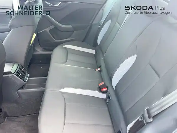 ŠKODA SCALA (12/16)