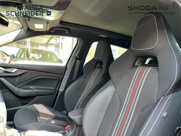 ŠKODA SCALA (11/16)
