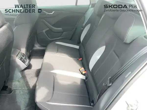 ŠKODA SCALA (12/17)