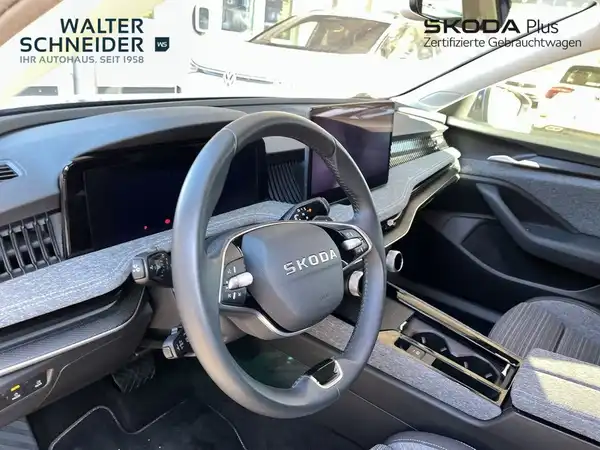 ŠKODA SUPERB (13/21)