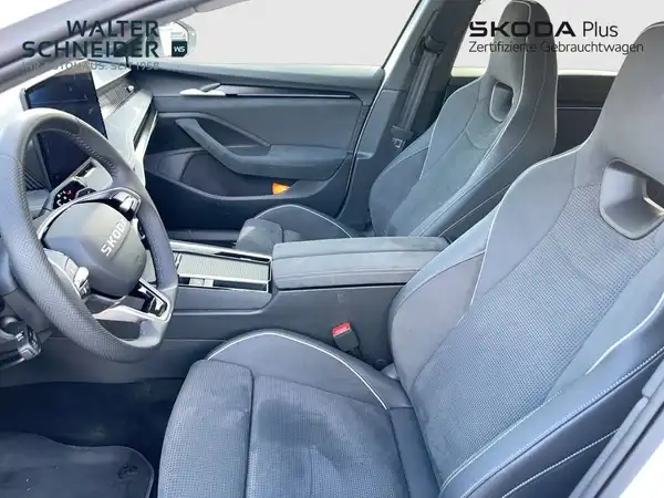 ŠKODA SUPERB (9/21)