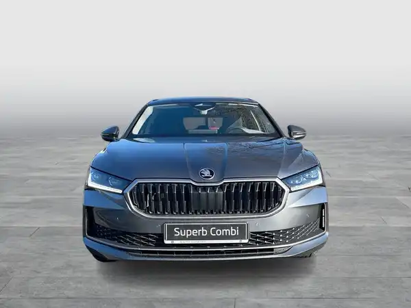 ŠKODA SUPERB (8/18)