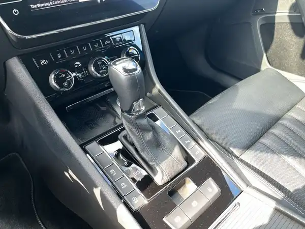 ŠKODA SUPERB (19/20)