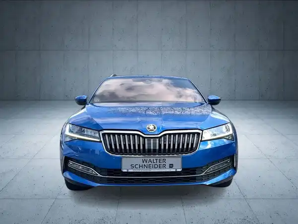 ŠKODA SUPERB (8/20)